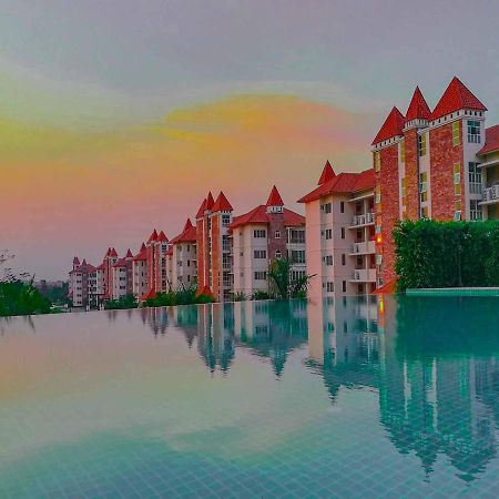 Happy City Golf & Resort Чіанграй Екстер'єр фото