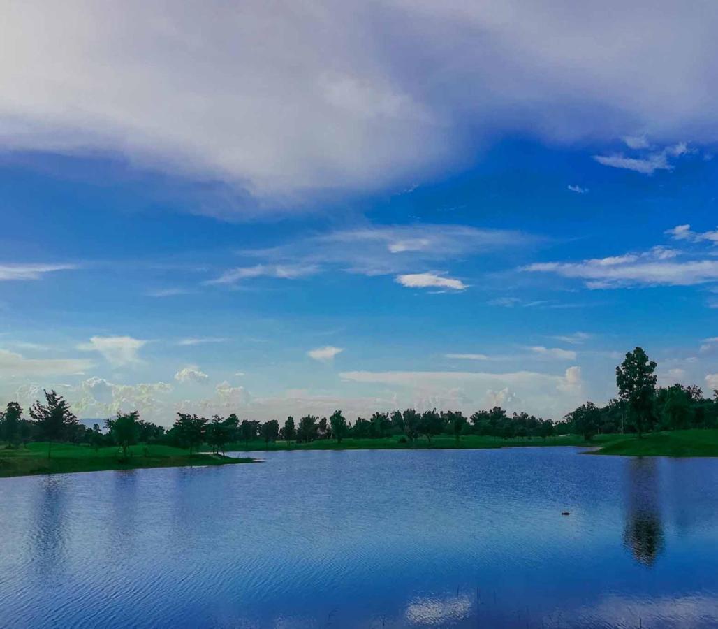 Happy City Golf & Resort Чіанграй Екстер'єр фото