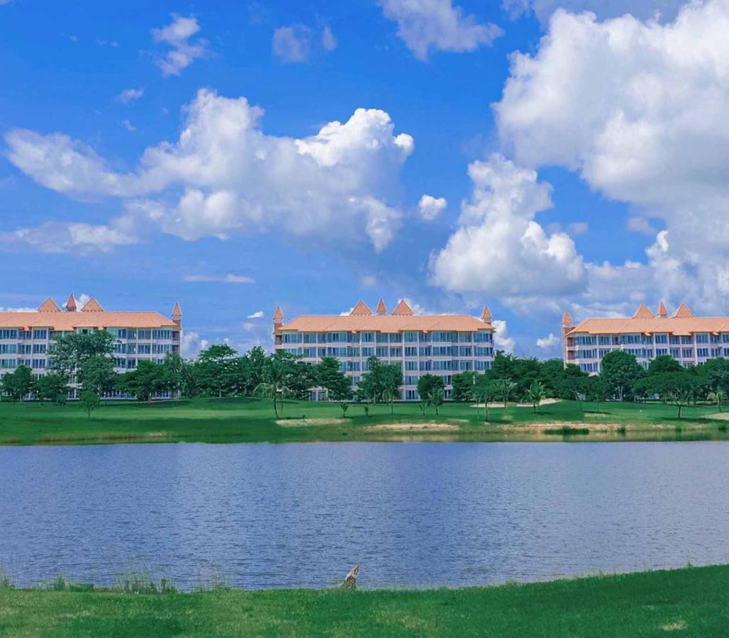 Happy City Golf & Resort Чіанграй Екстер'єр фото