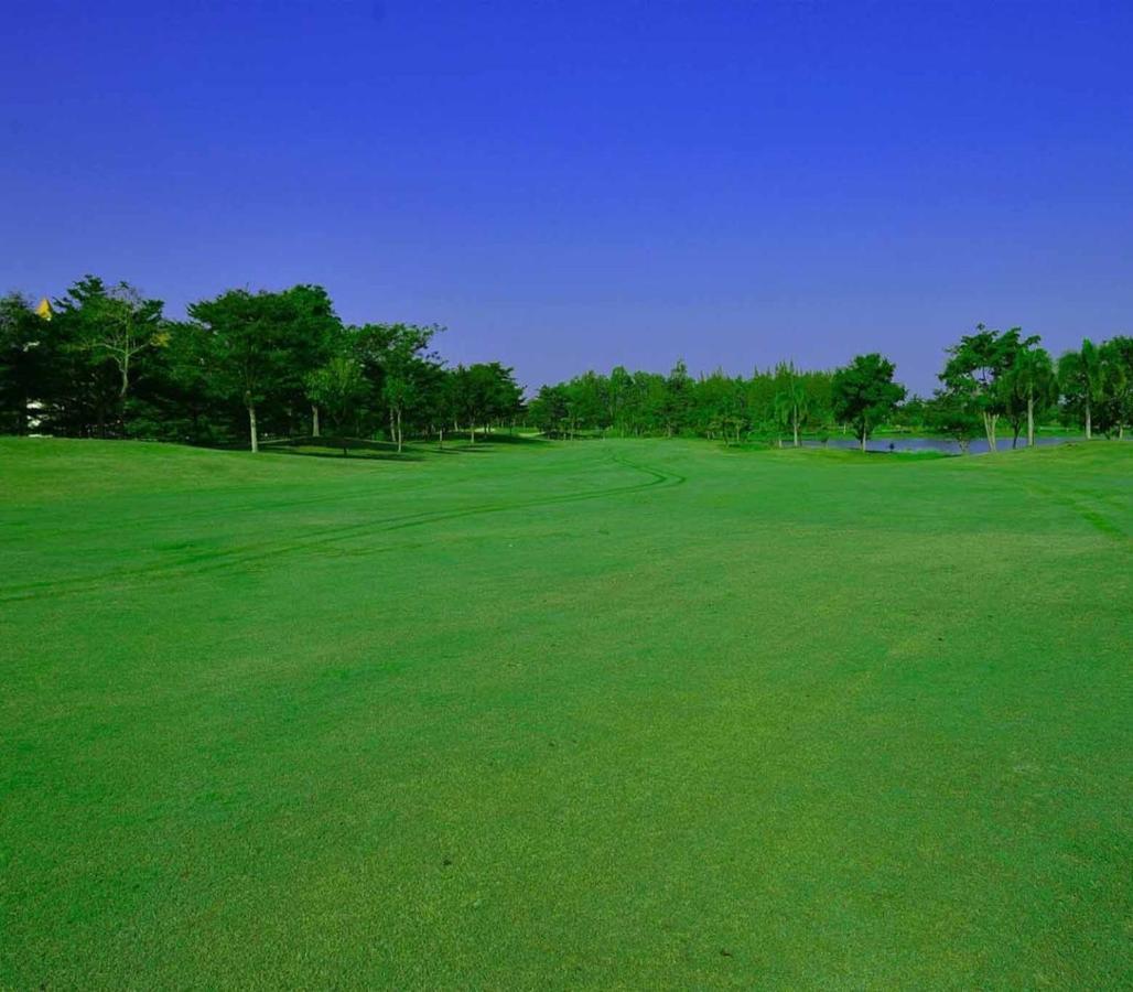 Happy City Golf & Resort Чіанграй Екстер'єр фото