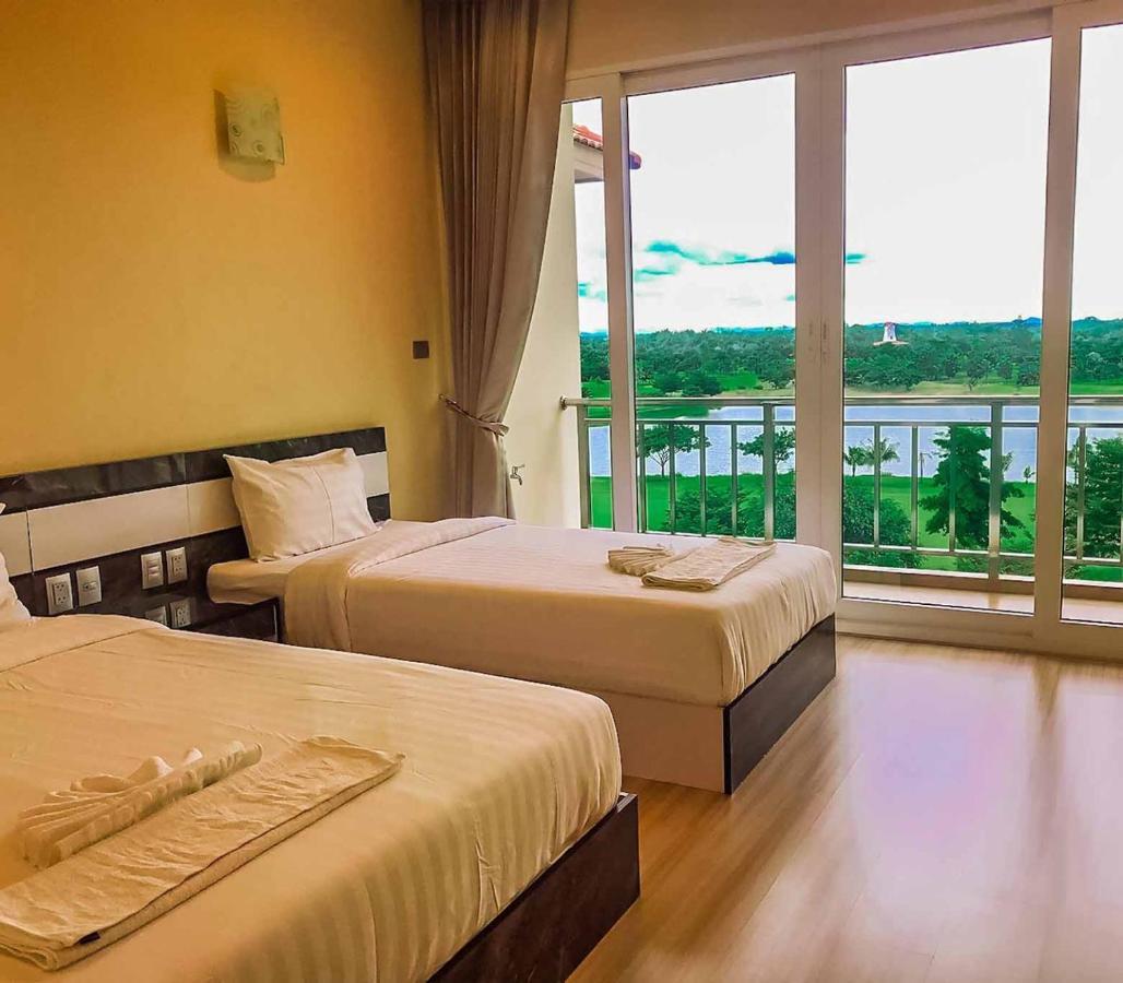 Happy City Golf & Resort Чіанграй Екстер'єр фото